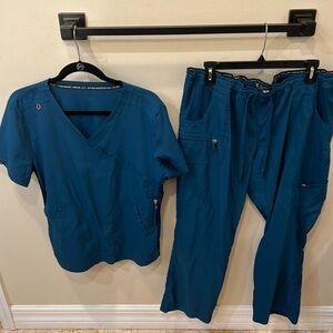 Koi Light slim fit, scrubs used, but in great condition
